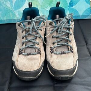 Columbia Techlite Women's Hiking Shoes 9.5 Light Grey Blue Suede VGC